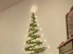 Плоские новогодние елки на стене