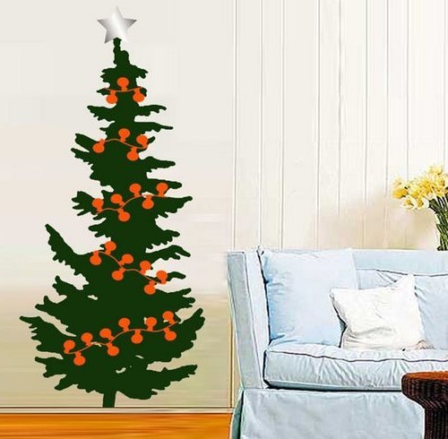 Нарисованная новогодняя елка на стене
